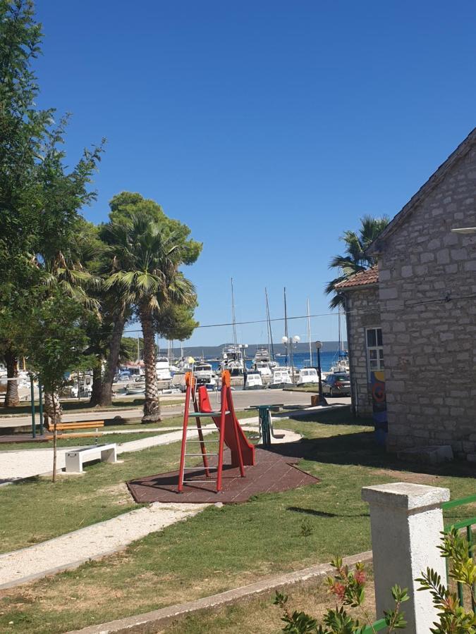 Apartments Martinovic By The Sea ククリカ エクステリア 写真