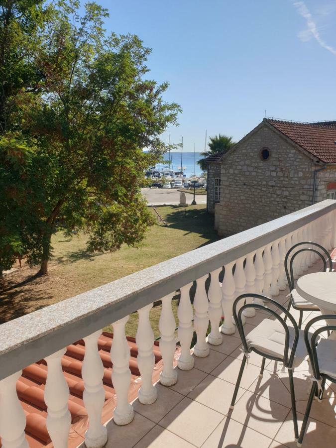 Apartments Martinovic By The Sea ククリカ エクステリア 写真